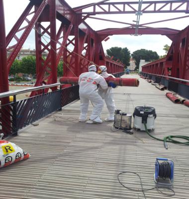 Retirada de uno de los tramos 