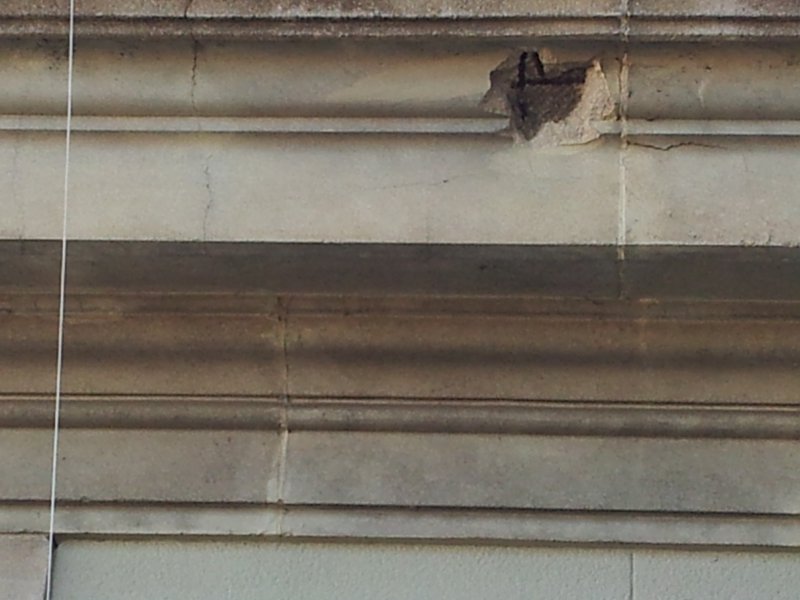 Proyecto de reparación de fachada en Barcelona. Detalle grietas