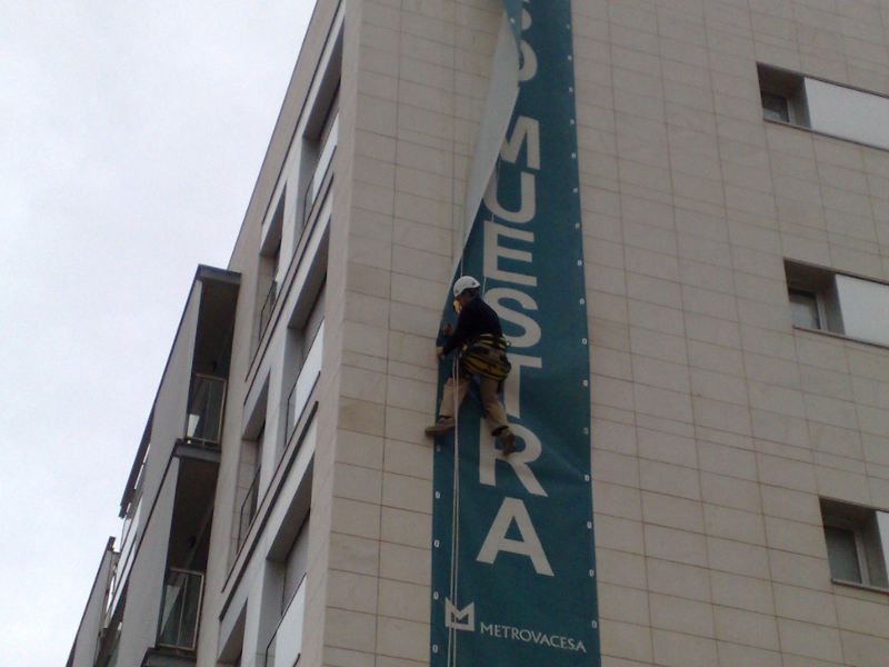 Proyecto de retirada de elementos publicitarios en Sant Cugat del Vallés